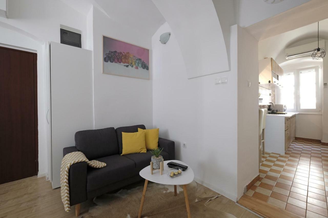Stone Gate Apartamento Zagreb Exterior foto